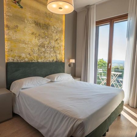טרווי Albergo Ristorante Il Terziere מראה חיצוני תמונה