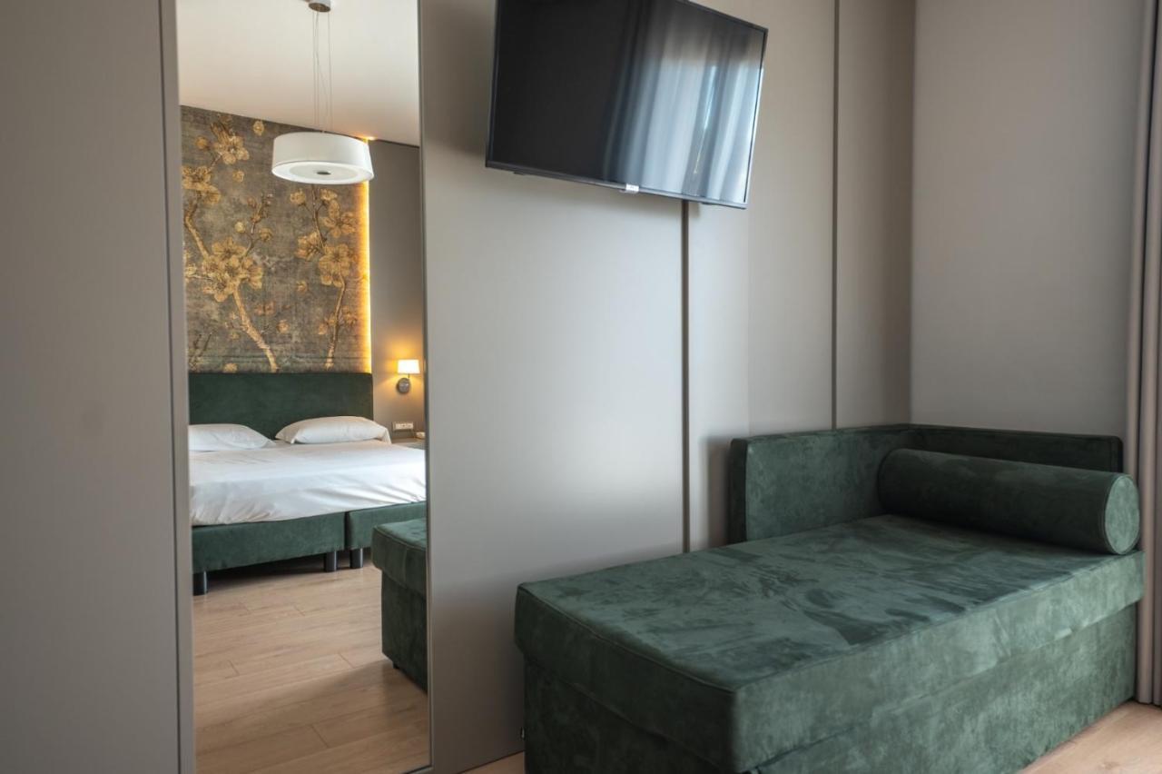 טרווי Albergo Ristorante Il Terziere מראה חיצוני תמונה