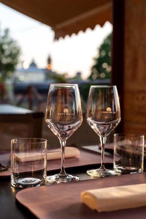 טרווי Albergo Ristorante Il Terziere מראה חיצוני תמונה